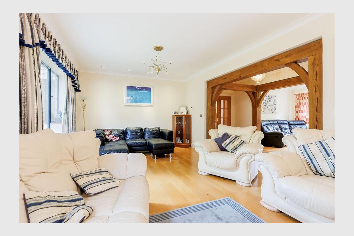 House For Sale Upper Golf Links Road Broadstone BH18 8BX Ref