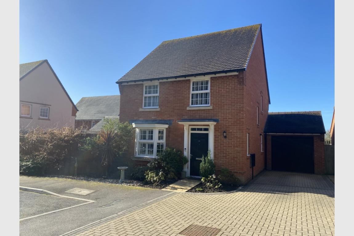 House For Sale Coppins Close Ferndown BH22 8FA Ref 17672860
