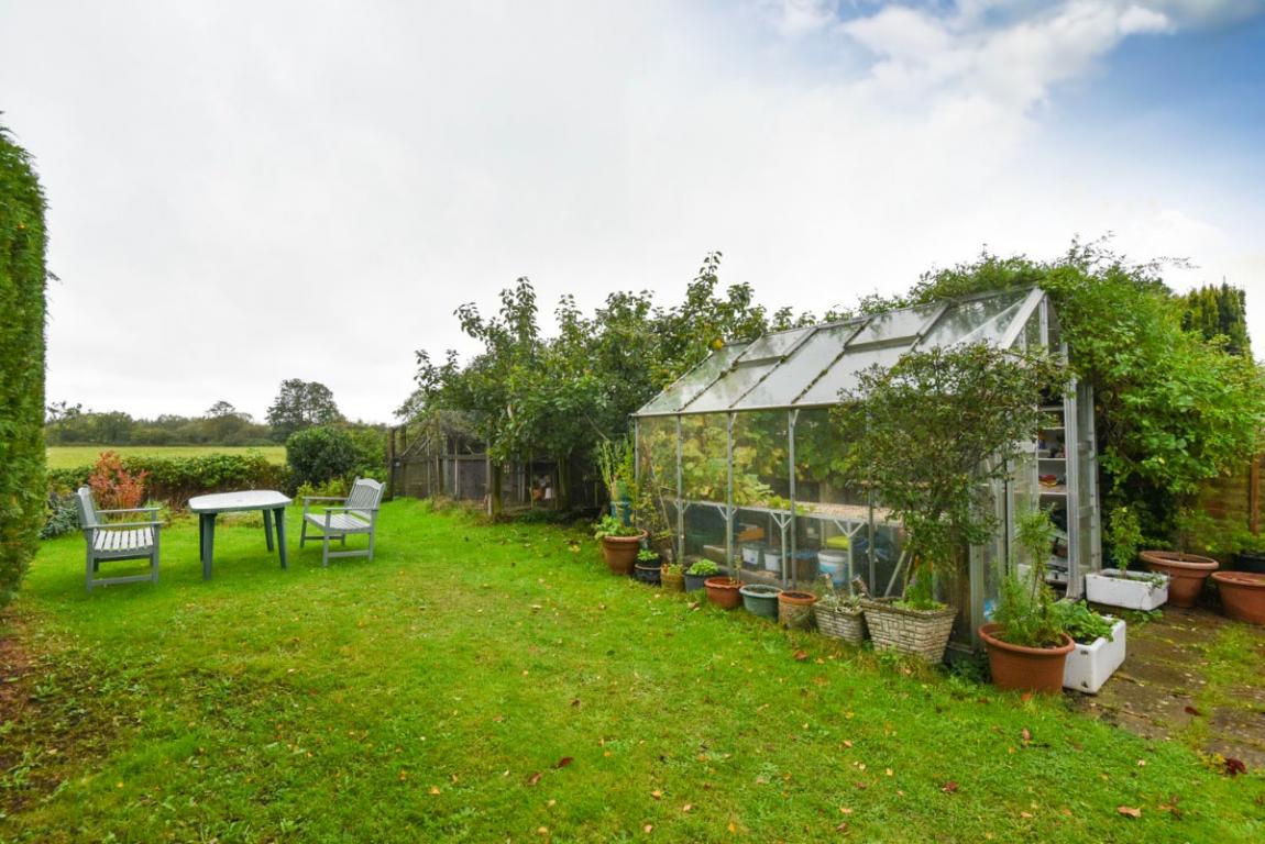 House For Sale Cutlers Place Wimborne BH21 2HZ Ref WBO230296