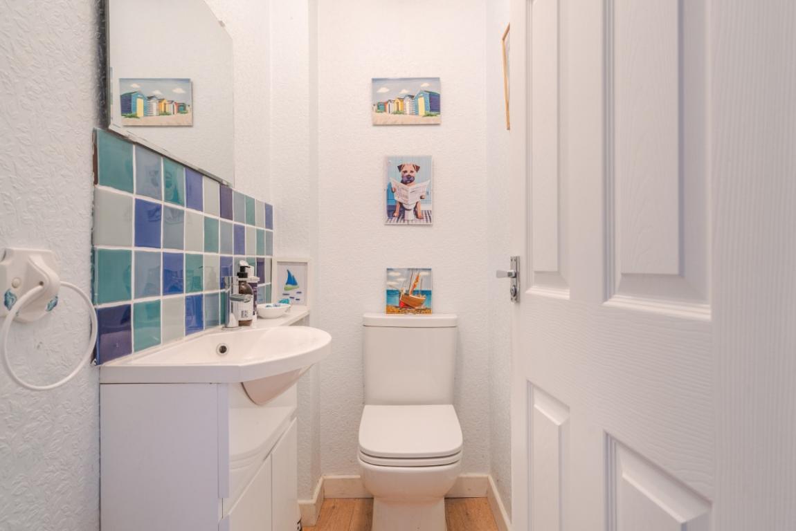 Image: 13 Bridle Way Wimborne Dorset Colehill