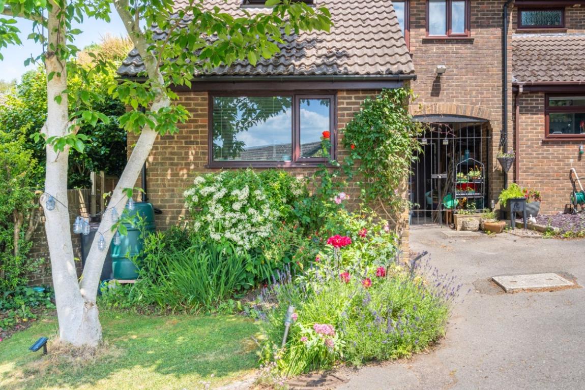 Image: 18 Bridle Way Wimborne Dorset Colehill