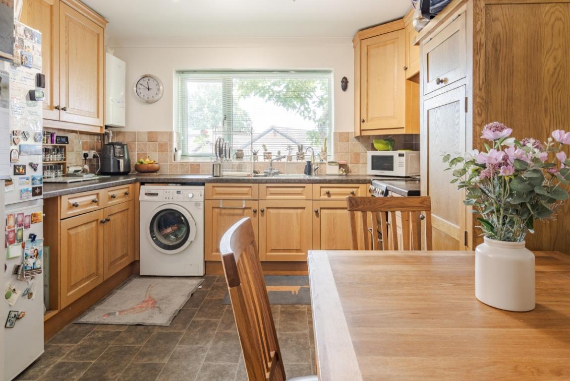 Image: 6 Bridle Way Wimborne Dorset Colehill