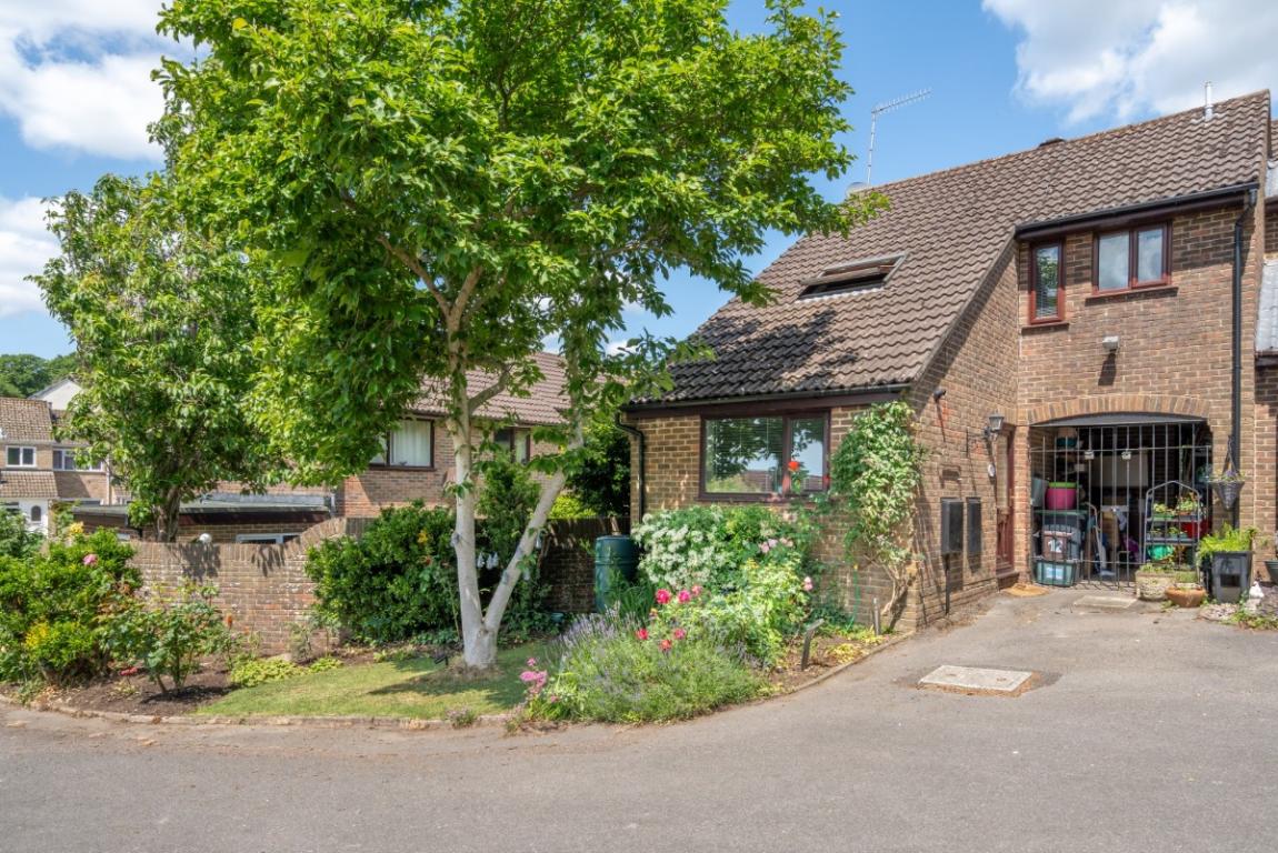 Image: 1 Bridle Way Wimborne Dorset Colehill