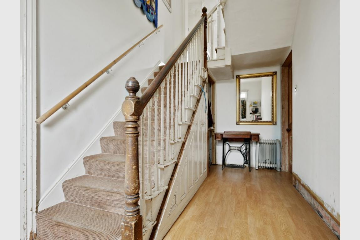 Image: 9 Cromwell Road Wimborne Dorset Wimborne