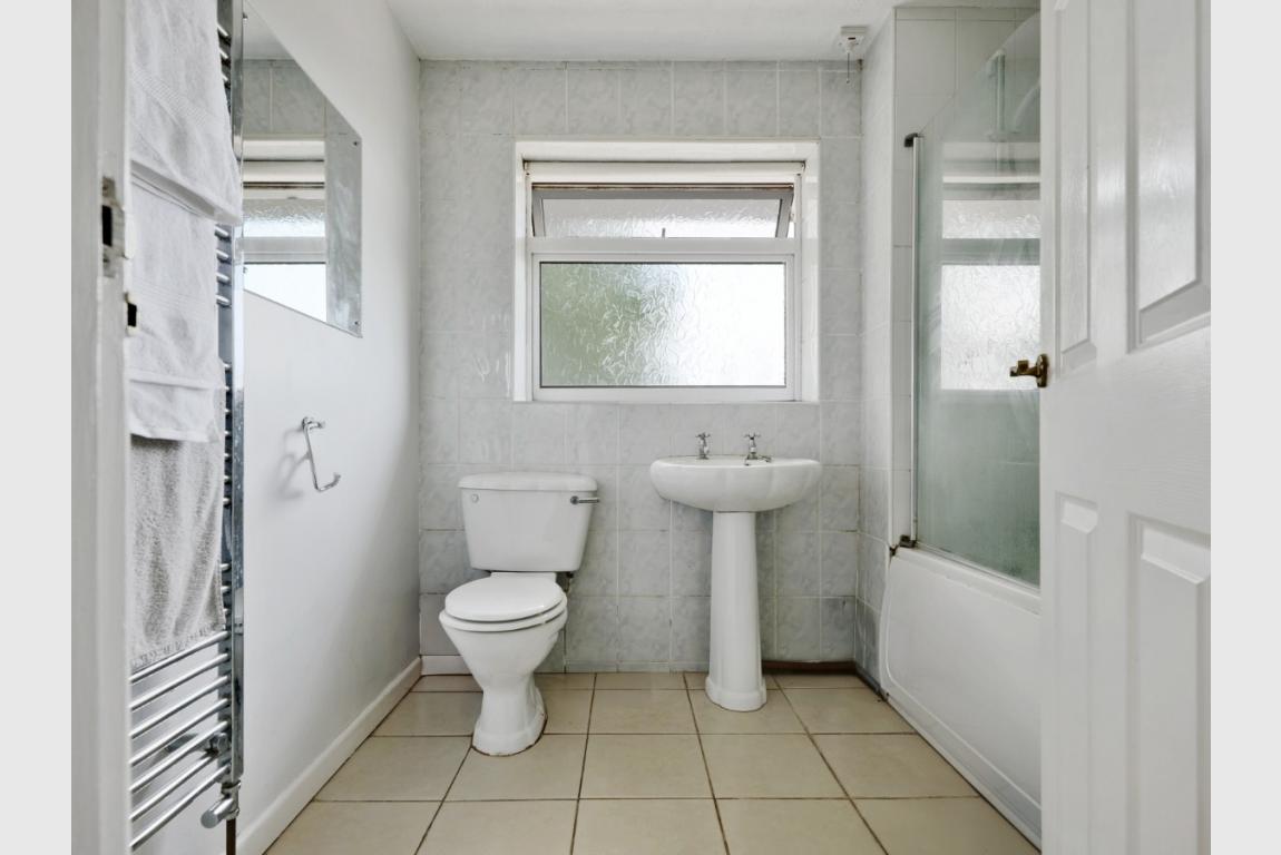 Image: 11 Brook Lane Wimborne Dorset Corfe Mullen