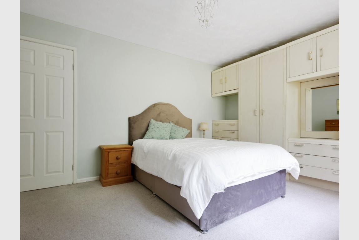 Image: 8 Brook Lane Wimborne Dorset Corfe Mullen