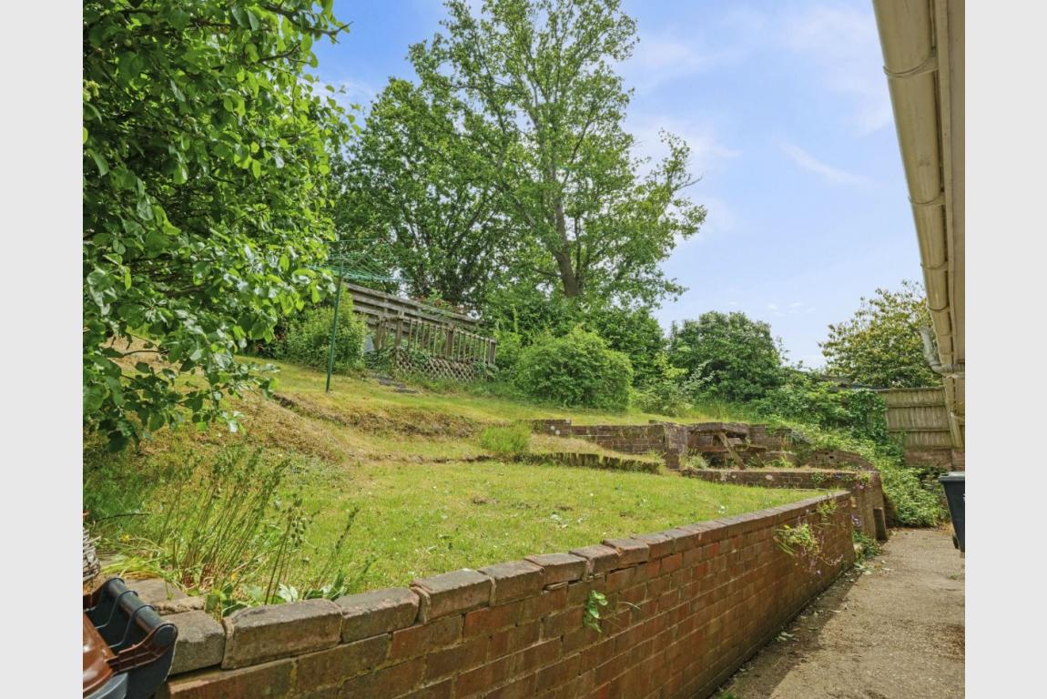 Image: 13 Brook Lane Wimborne Dorset Corfe Mullen