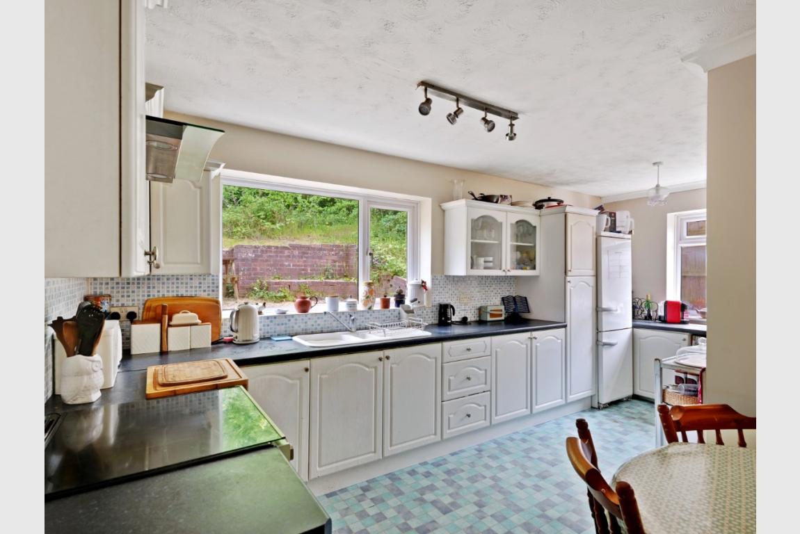 Image: 6 Brook Lane Wimborne Dorset Corfe Mullen