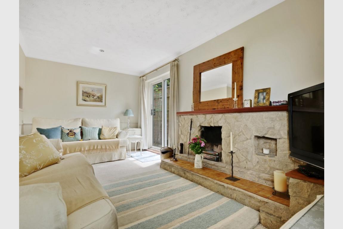 Image: 3 Brook Lane Wimborne Dorset Corfe Mullen