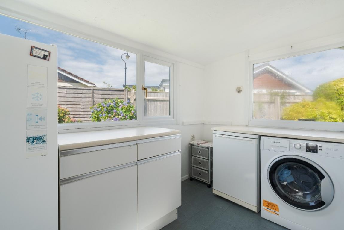 Image: 6 Hounds Way Wimborne Dorset Colehill