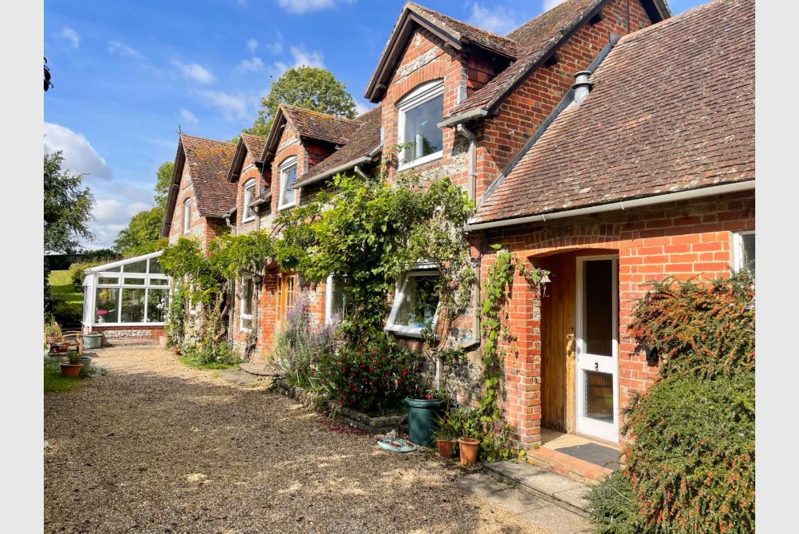 Image: 22 Harley Lane Wimborne Dorset Gussage All Saints