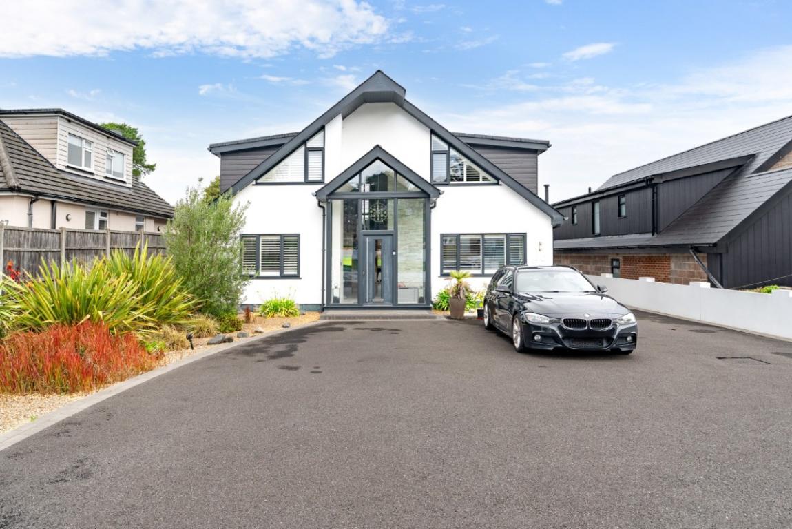 Image: 32 Albert Road Wimborne Dorset Corfe Mullen