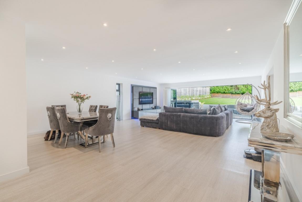 Image: 2 Albert Road Wimborne Dorset Corfe Mullen