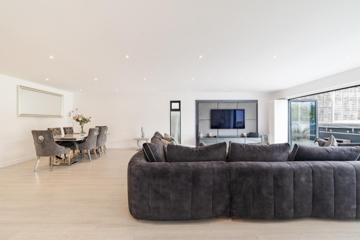 Image: 7 Albert Road Wimborne Dorset Corfe Mullen