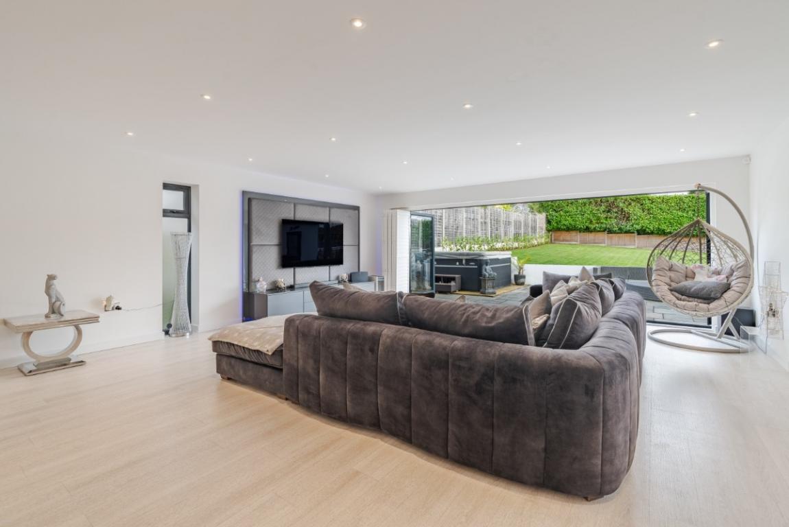 Image: 8 Albert Road Wimborne Dorset Corfe Mullen