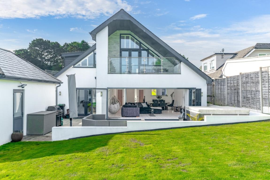 Image: 1 Albert Road Wimborne Dorset Corfe Mullen