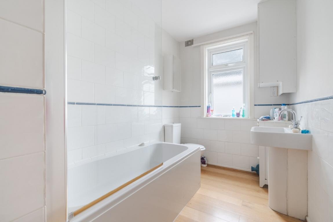 Image: 16 Gravel Hill Wimborne Dorset Merley