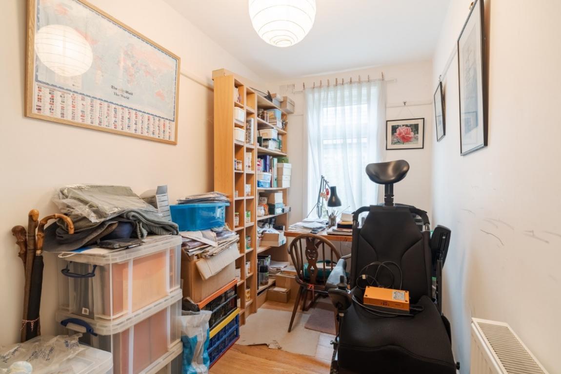 Image: 15 Gravel Hill Wimborne Dorset Merley