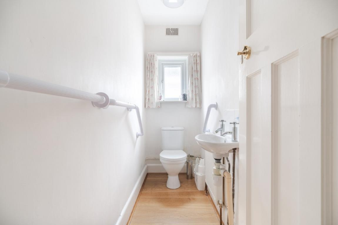 Image: 10 Gravel Hill Wimborne Dorset Merley