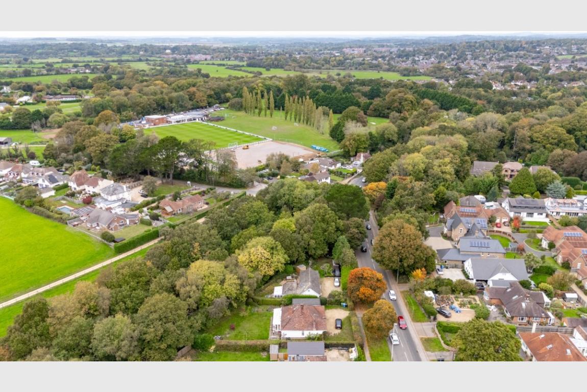 Image: 19 Gravel Hill Wimborne Dorset Merley