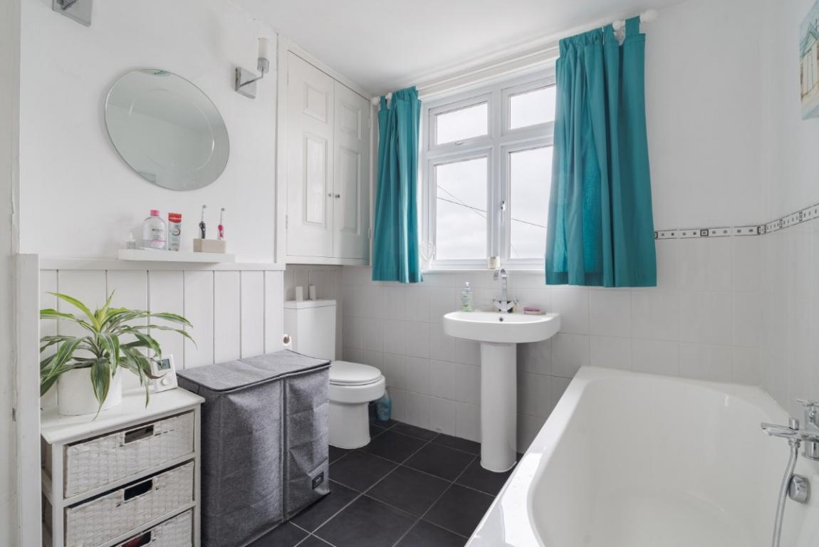 Image: 18 Batchelors Lane Wimborne Dorset Holtwood