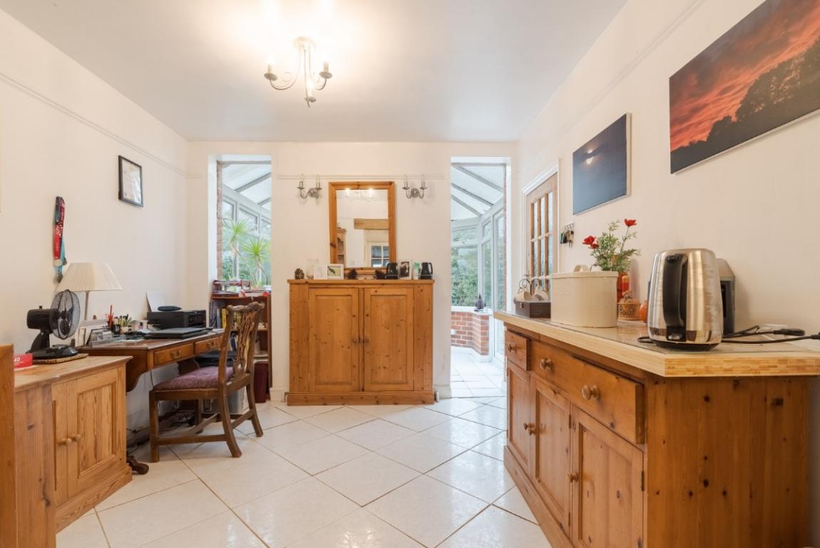 Image: 6 Batchelors Lane Wimborne Dorset Holtwood