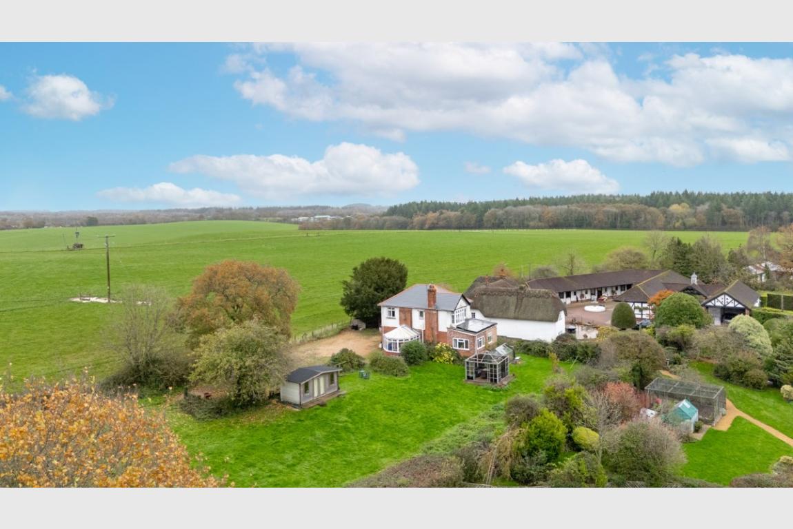 Image: 26 Batchelors Lane Wimborne Dorset Holtwood