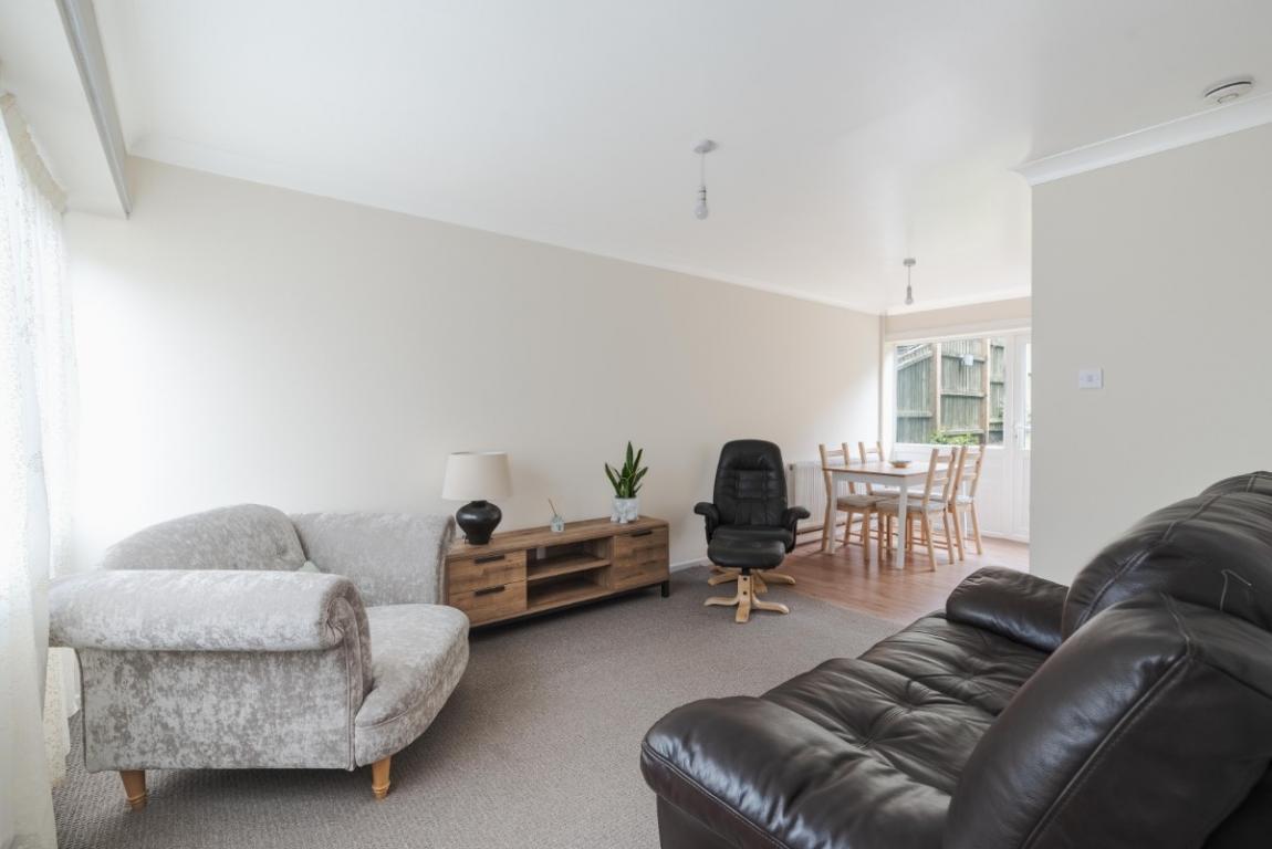 Image: 4 Bridle Way Wimborne Dorset Colehill