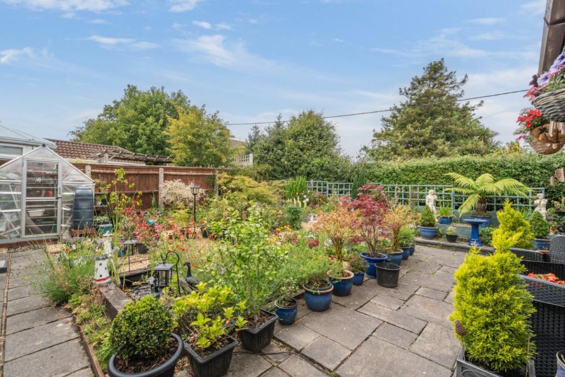 Image: 16 Trenchard Meadow Poole Dorset Lytchett Matravers