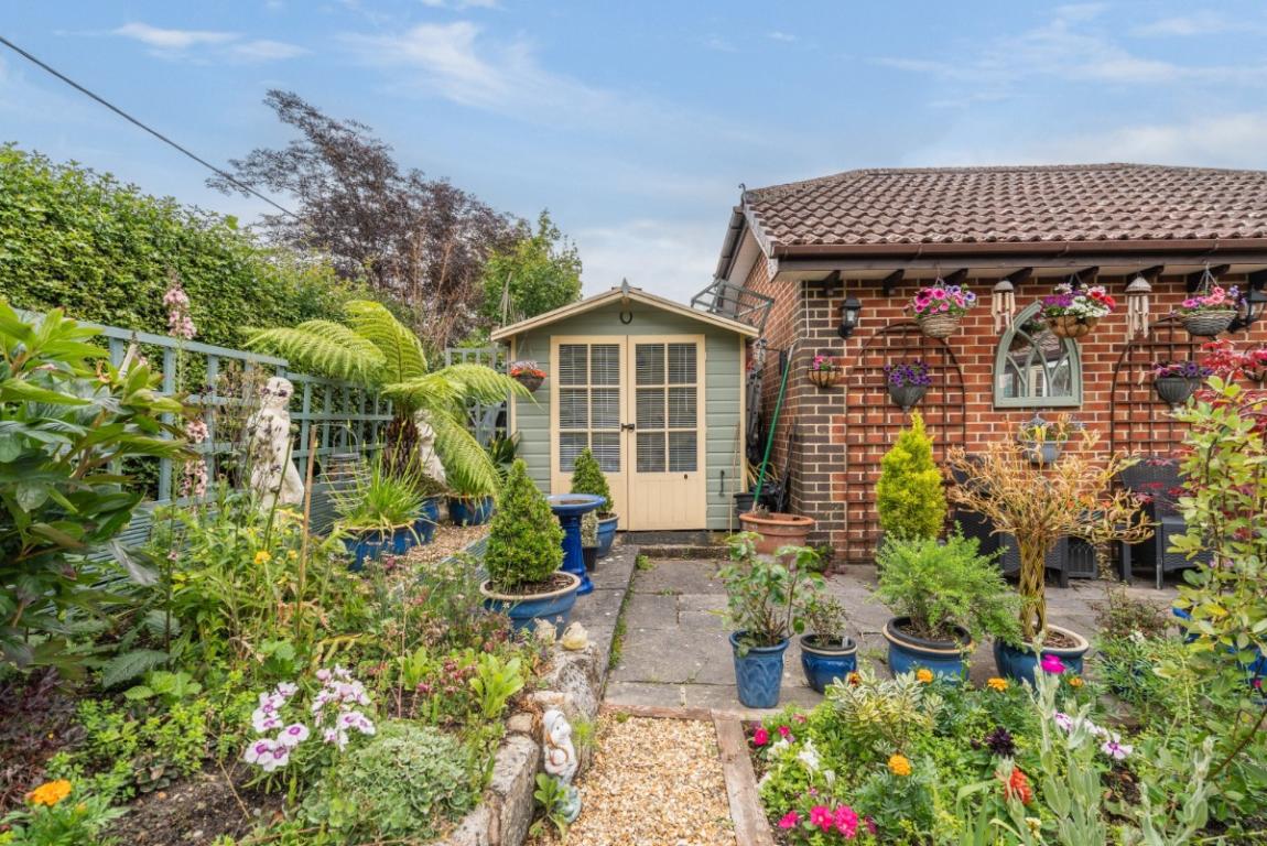 Image: 15 Trenchard Meadow Poole Dorset Lytchett Matravers