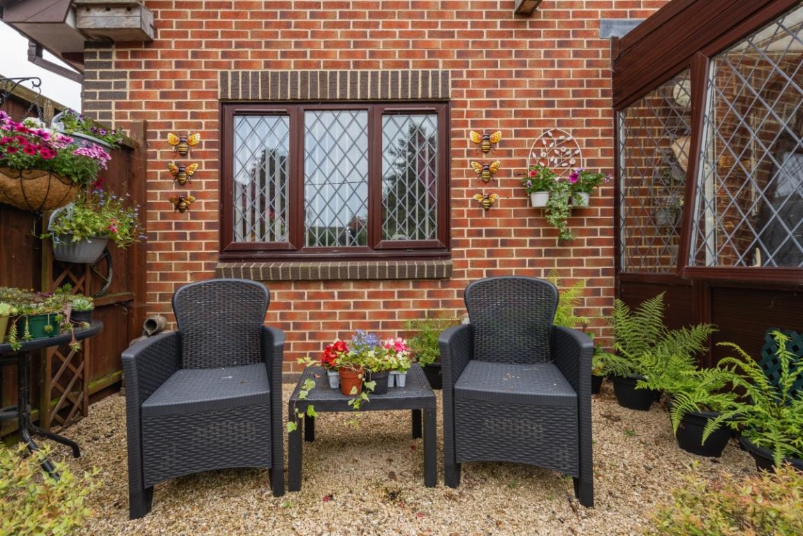 Image: 18 Trenchard Meadow Poole Dorset Lytchett Matravers