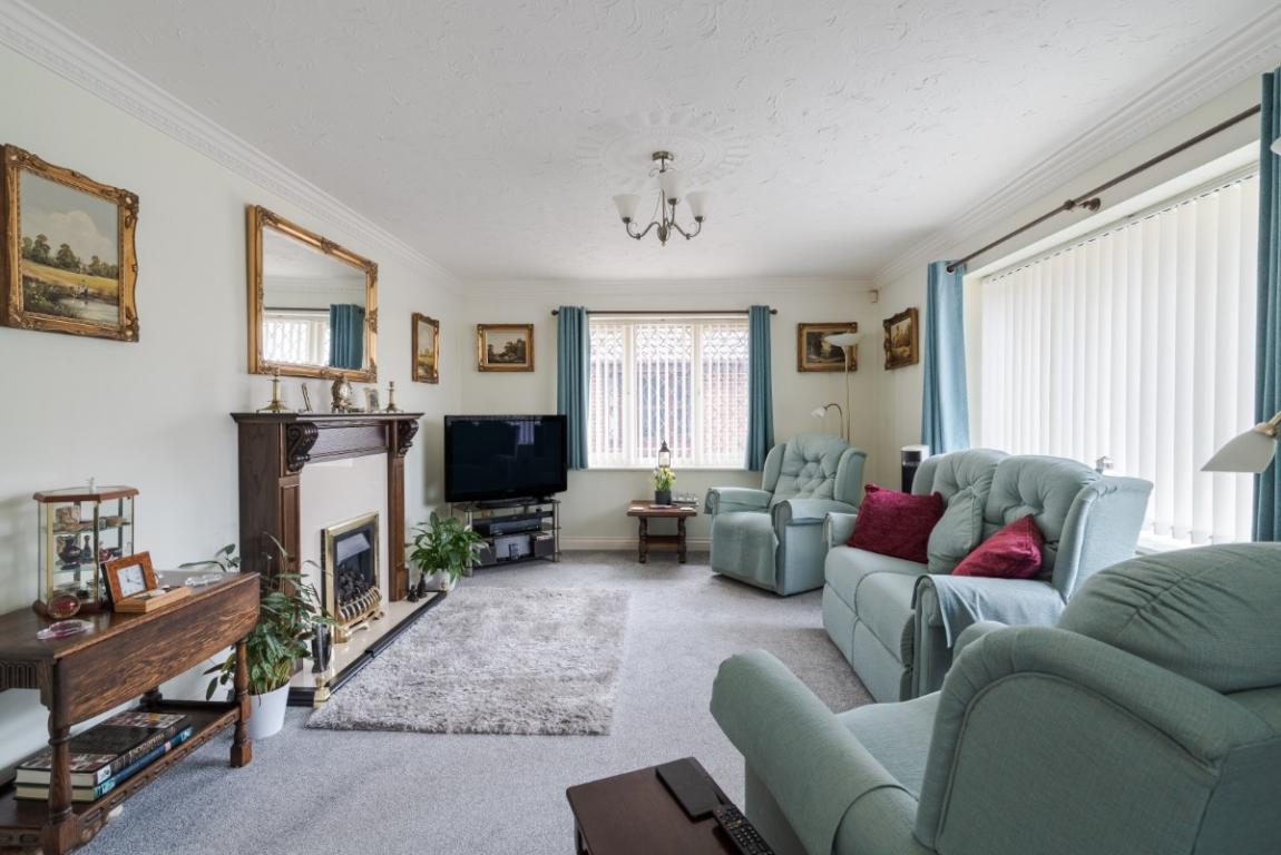 Image: 3 Trenchard Meadow Poole Dorset Lytchett Matravers