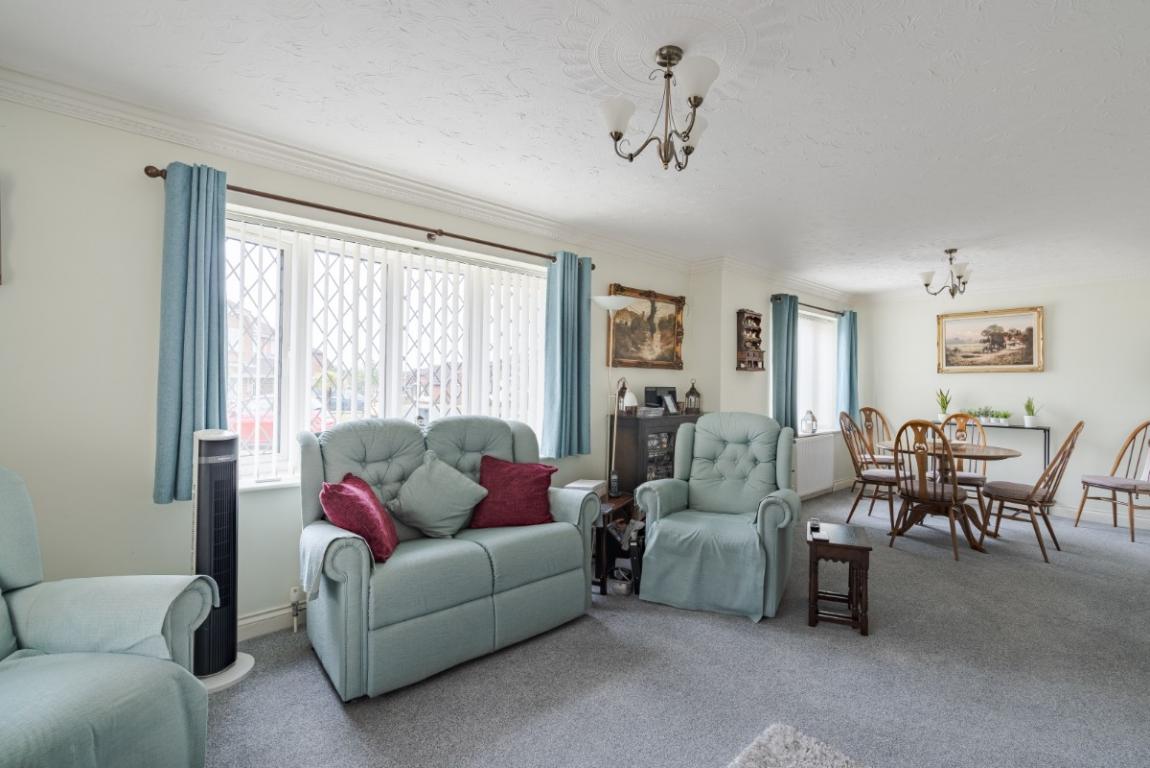 Image: 4 Trenchard Meadow Poole Dorset Lytchett Matravers