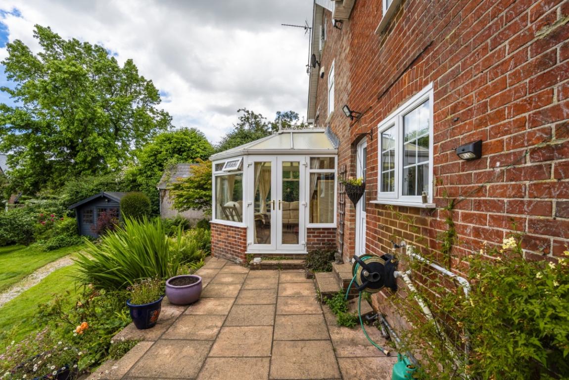 Image: 25 Furzehill Wimborne Dorset Furzehill