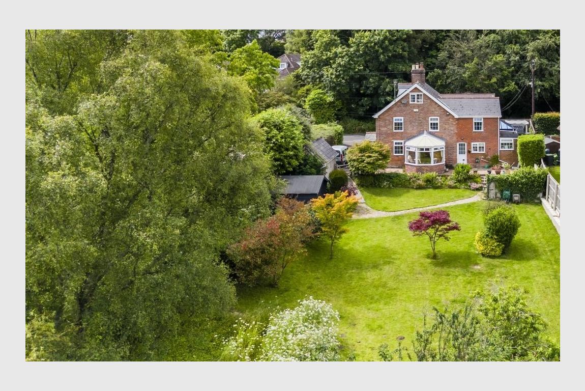 Image: 34 Furzehill Wimborne Dorset Furzehill