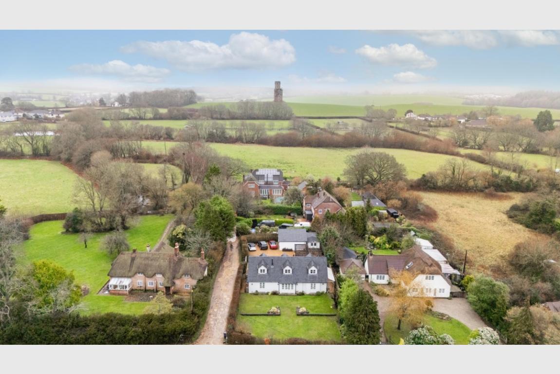 Image: 2 Holtwood Wimborne Dorset Holtwood