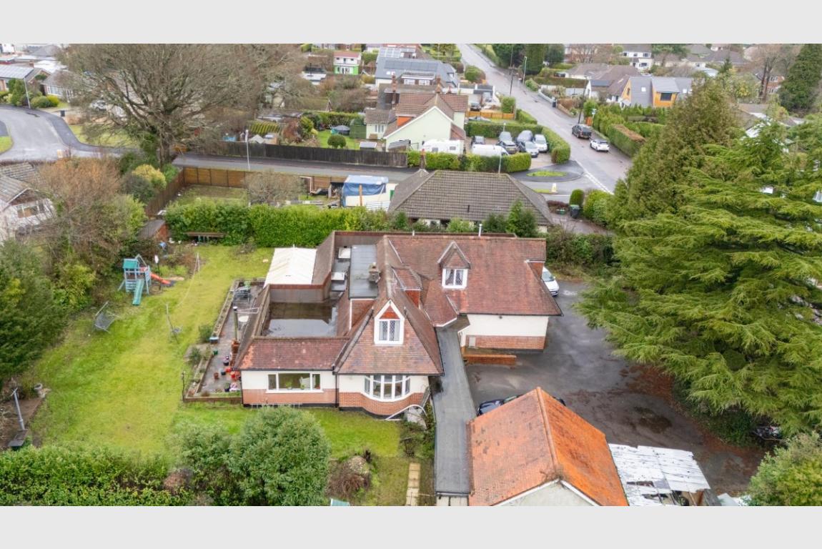 Image: 28 Highfield Road Wimborne Dorset Corfe Mullen