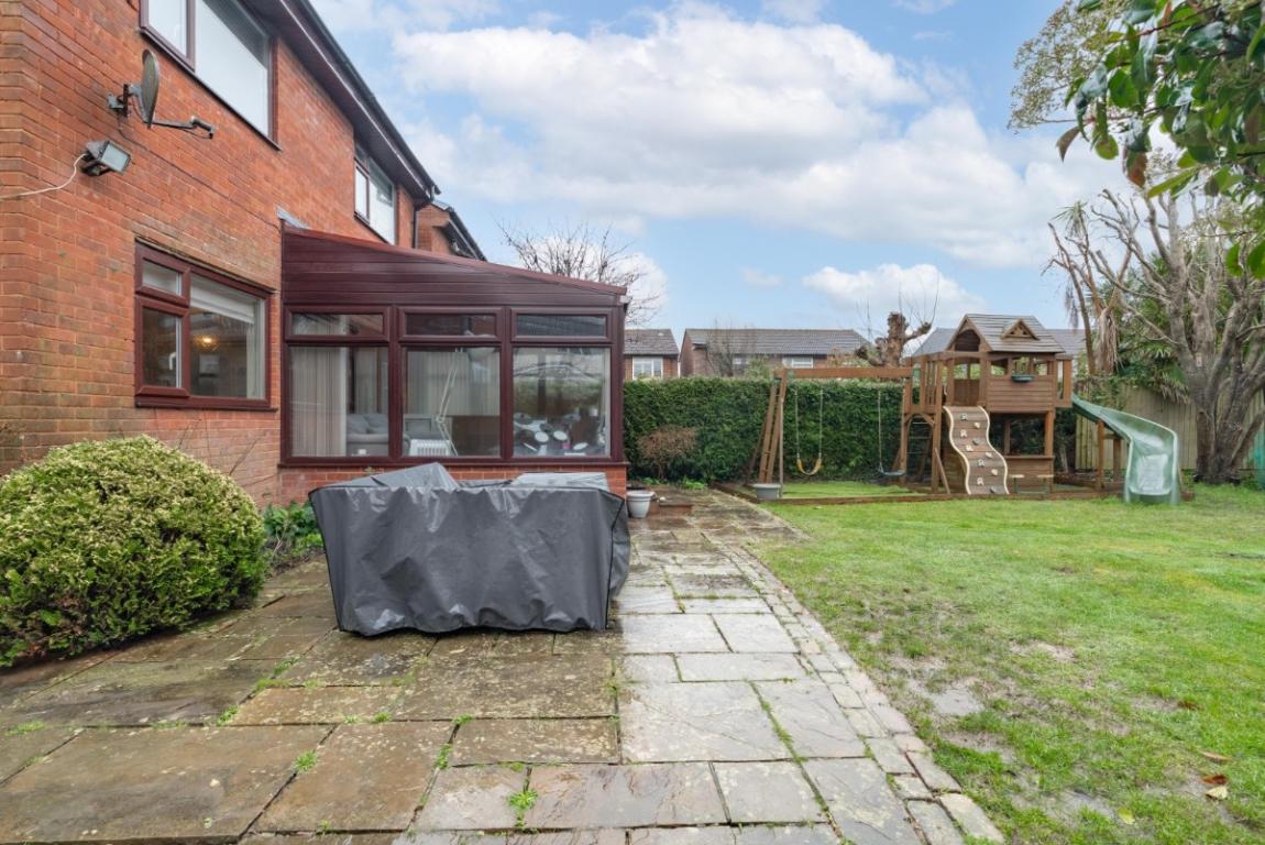 Image: 28 Charborough Close Poole Dorset Lytchett Matravers