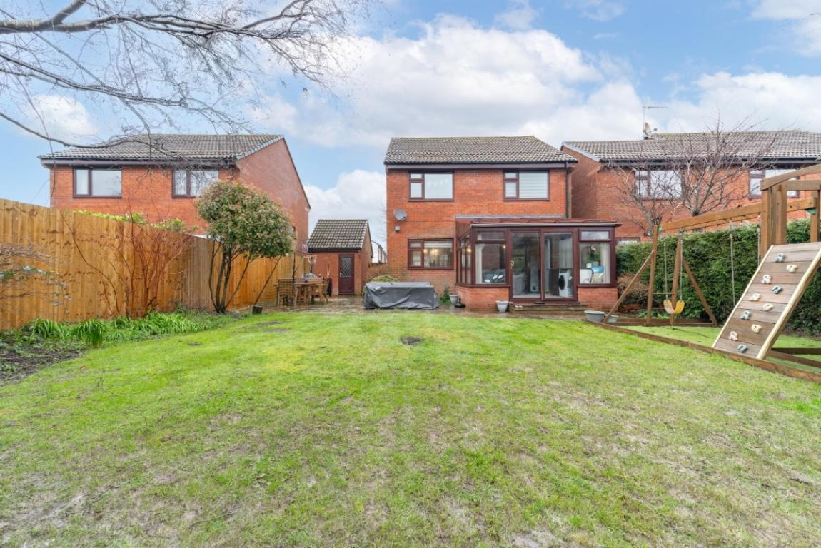 Image: 26 Charborough Close Poole Dorset Lytchett Matravers