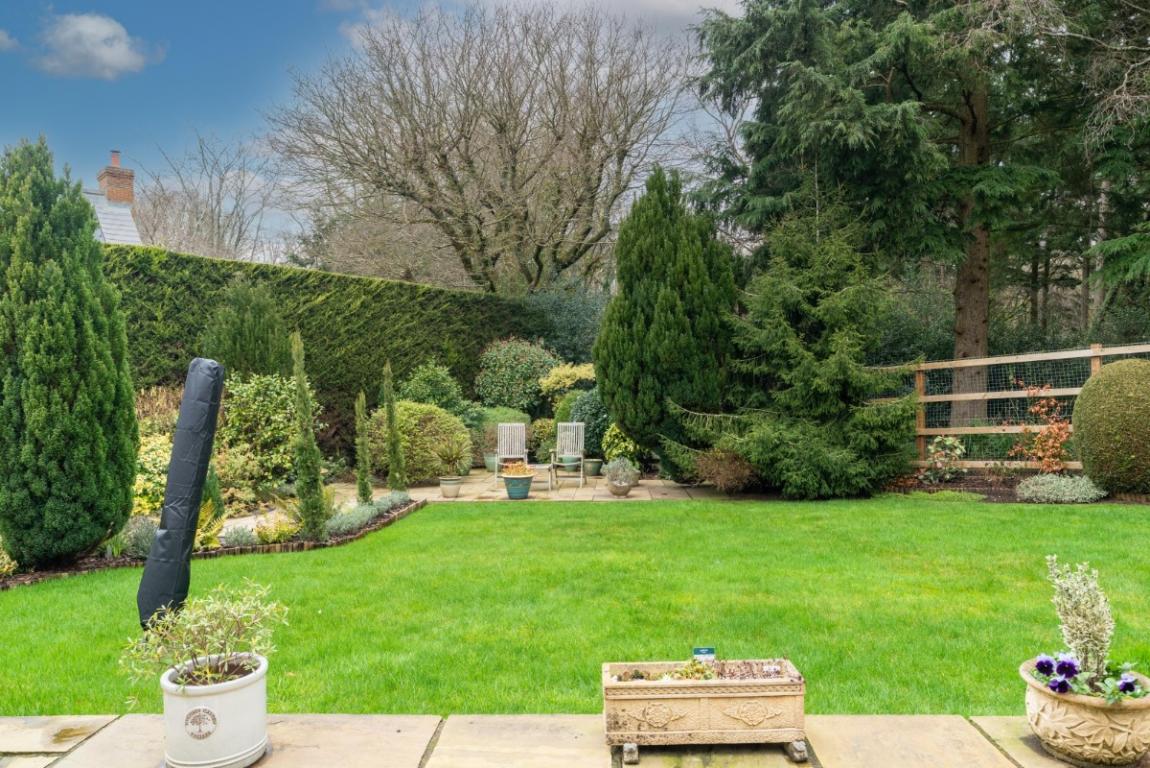 Image: 30 Queens Copse Lane Wimborne Dorset Holtwood