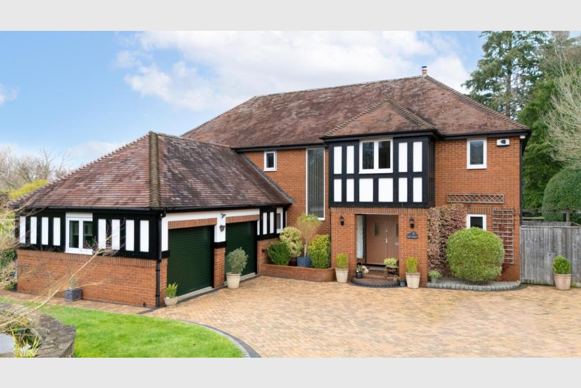 Image: 27 Queens Copse Lane Wimborne Dorset Holtwood