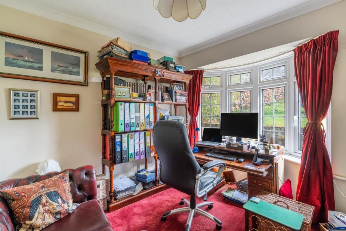 Image: 9 Pine Tree Close Wimborne Dorset Wimborne