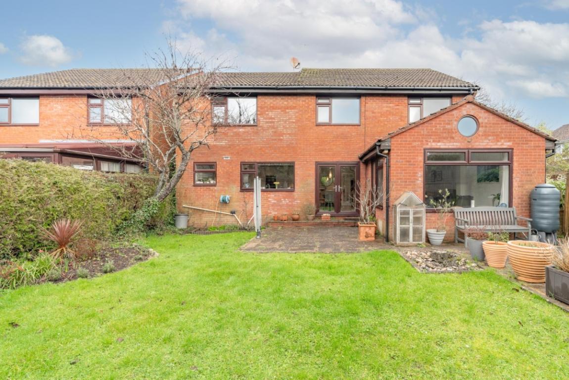 Image: 22 Charborough Close Poole Dorset Lytchett Matravers