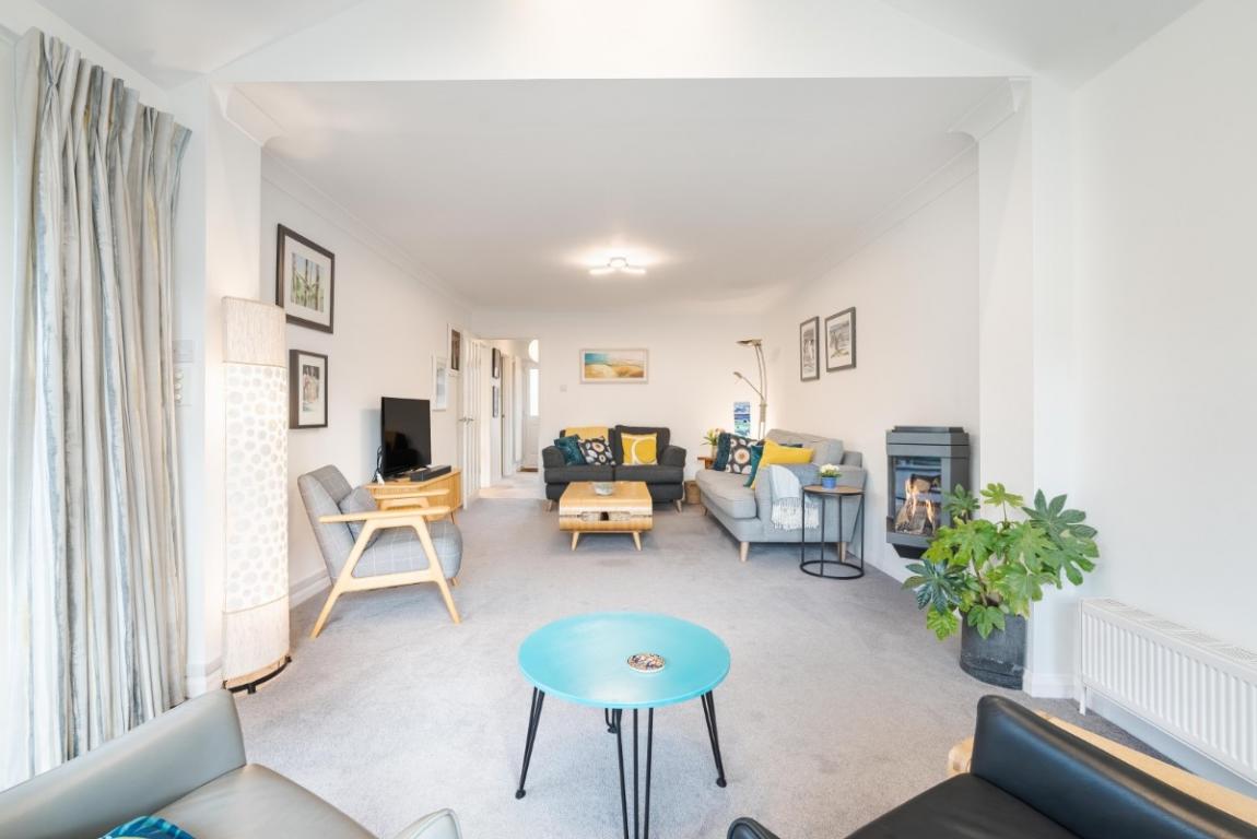 Image: 9 Charborough Close Poole Dorset Lytchett Matravers