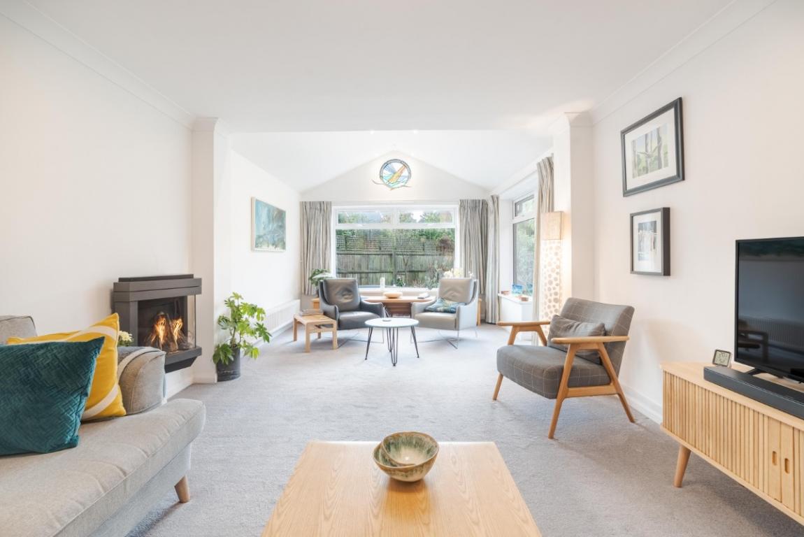 Image: 8 Charborough Close Poole Dorset Lytchett Matravers