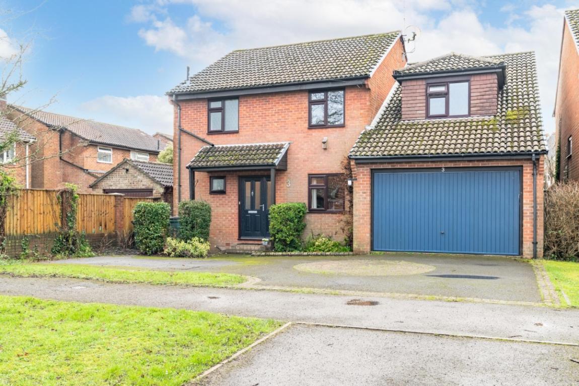 Image: 1 Charborough Close Poole Dorset Lytchett Matravers