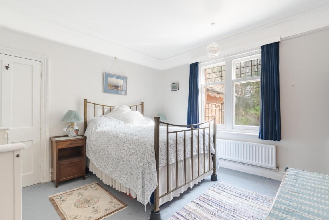 Image: 32 Lower Golf Links Road Broadstone Dorset Broadstone