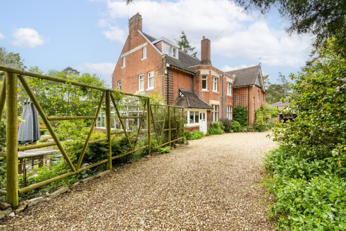 Image: 35 Lower Golf Links Road Broadstone Dorset Broadstone