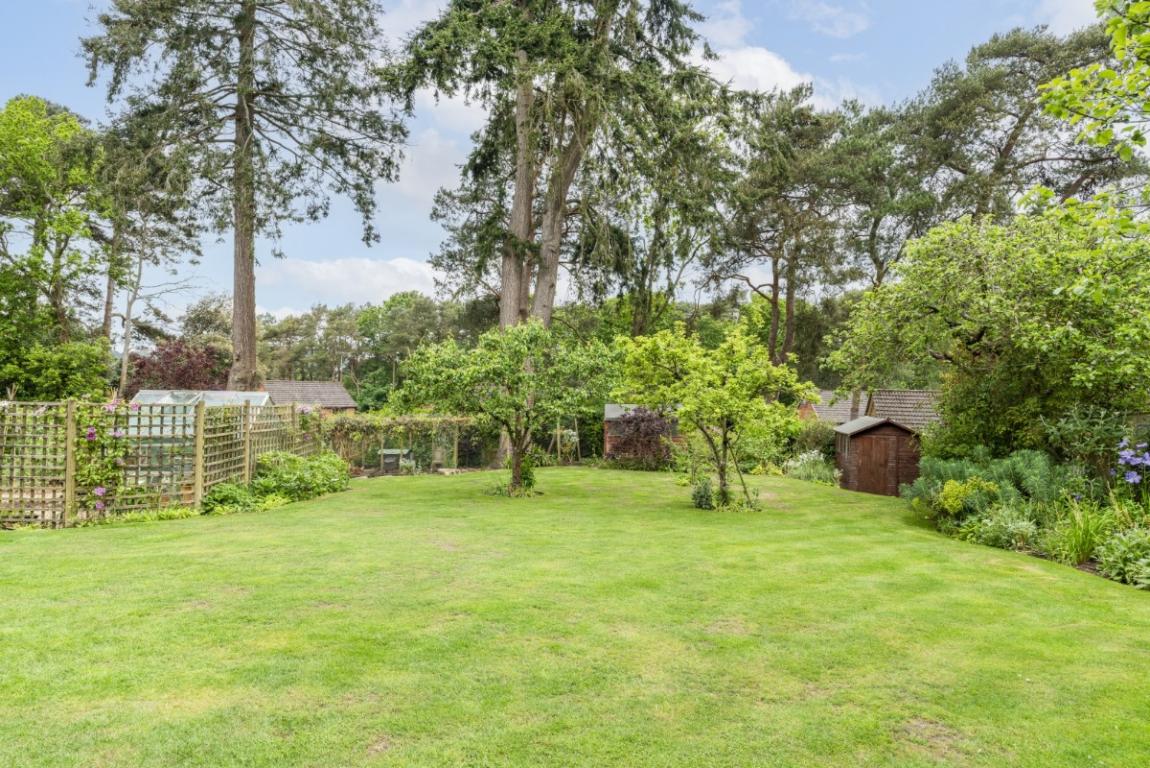 Image: 2 Lower Golf Links Road Broadstone Dorset Broadstone