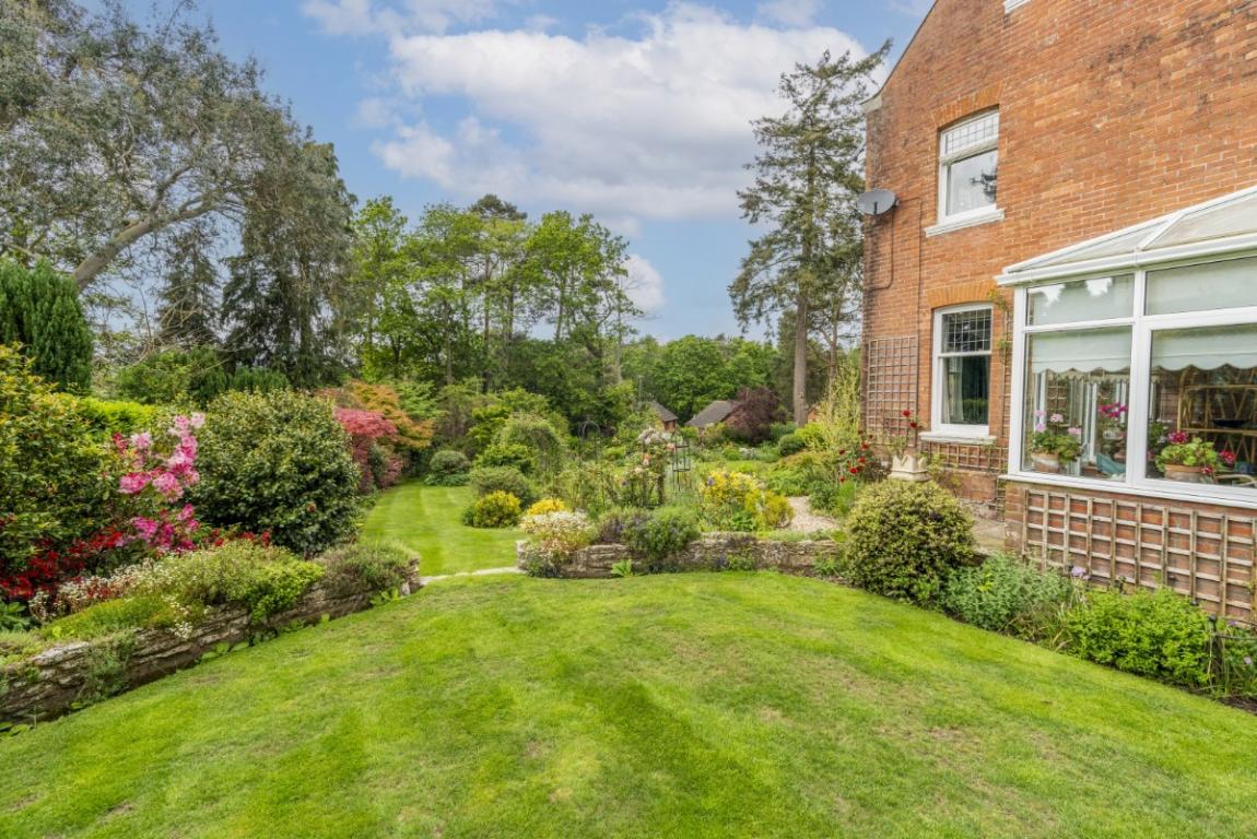 Image: 40 Lower Golf Links Road Broadstone Dorset Broadstone